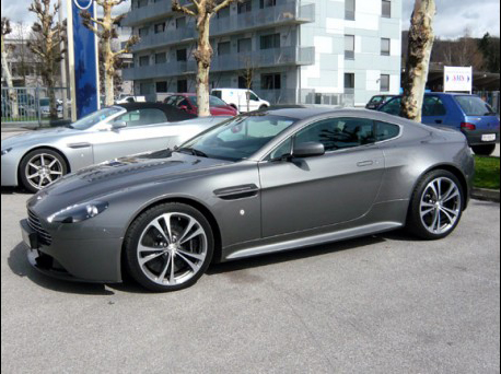 Aston Martin V12 Vantage, foto 2